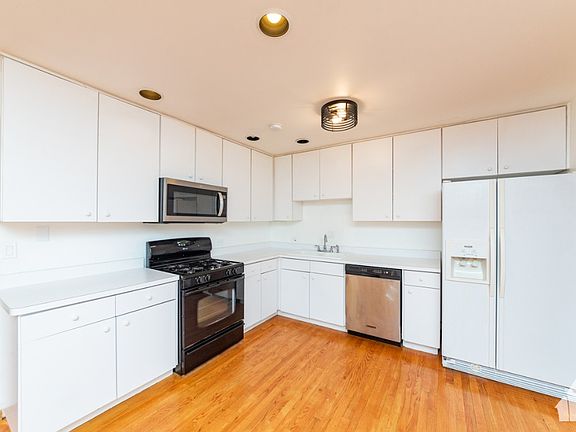4th image of 925 W Lawrence Ave #1A