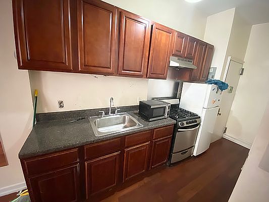 4th image of 528 W 159th St APT 1w