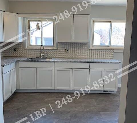 5th image of 17243 Horger Ave