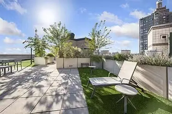 Sold by BATTERY PARK CITY RESIDENTIAL LLC | media 5