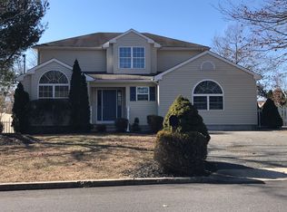 564 Pirate Ln, Manahawkin, NJ 08050