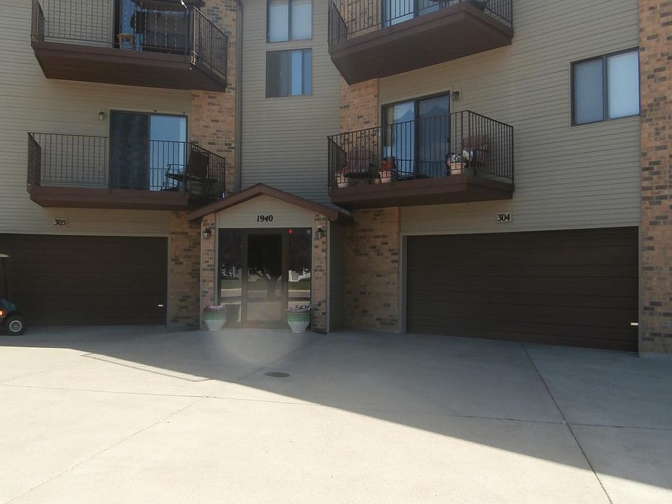 1st image of 1940 Meadowlark Ln SW #202
