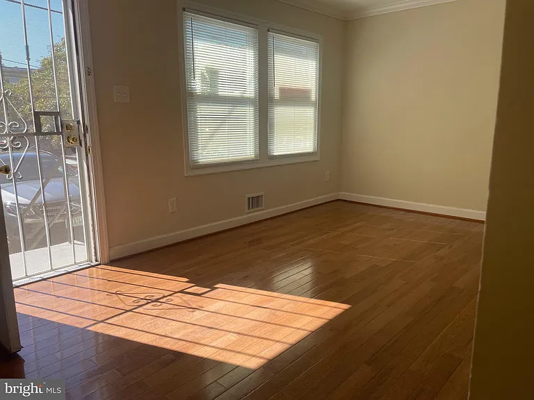 5102 Glassmanor Dr — Photo 7