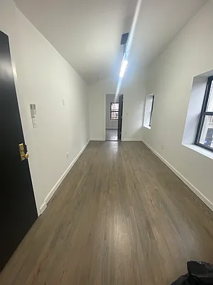 Rented by Standard Living Realty Inc | media 8