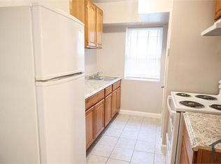 4252 6th St SE #1, Washington, DC 20032