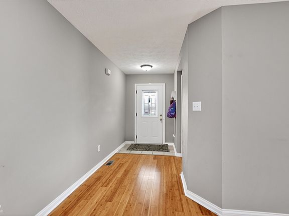 4th image of 8174 Sydney Ln