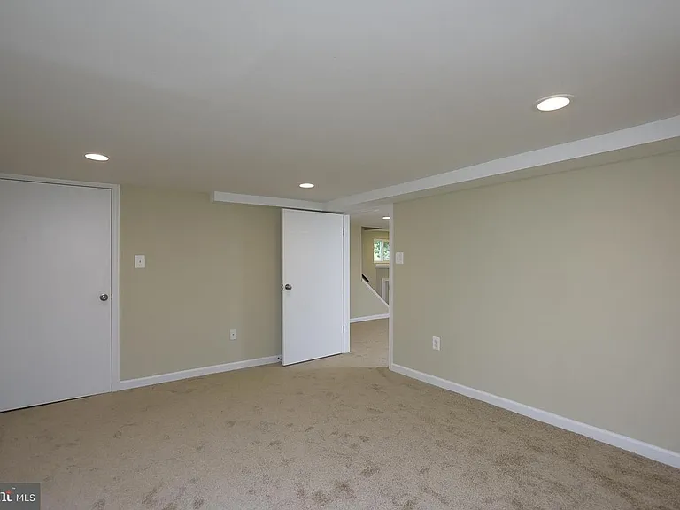 611 Hilltop Rd — Photo 11