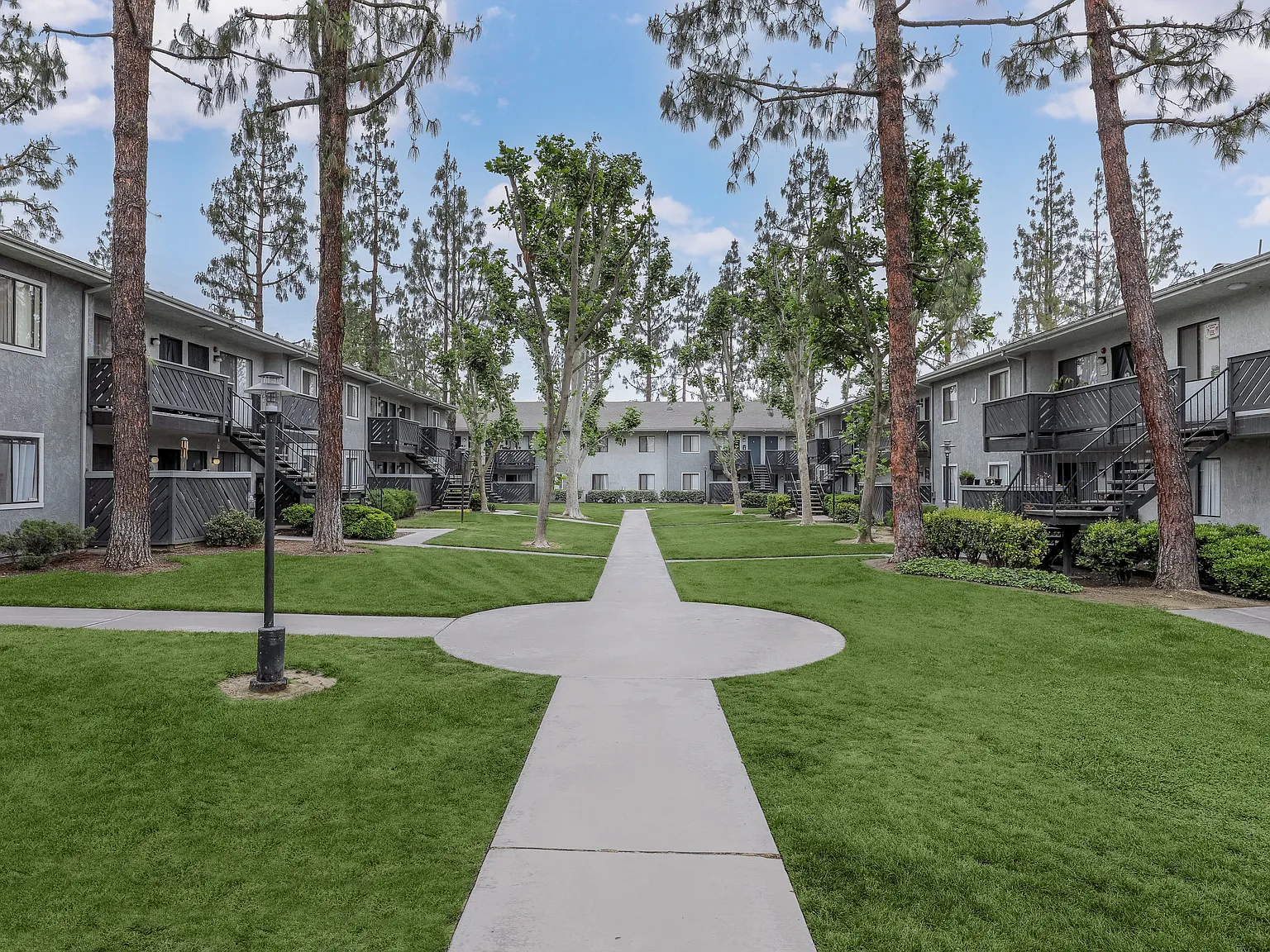 Creekside Village — Photo 4