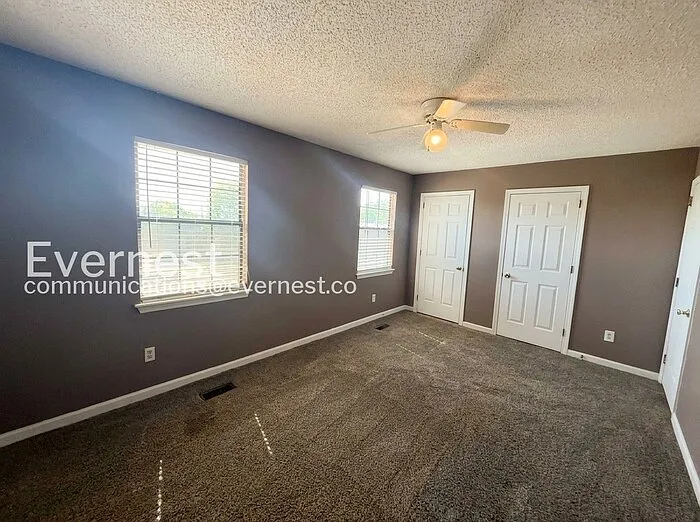 2543 Hampstead Dr — Photo 12