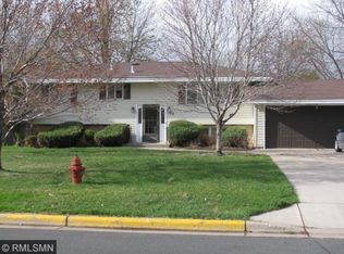 725 Ballantyne Ln NE, Spring Lake Park, MN 55432