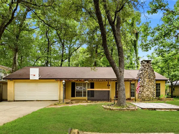 235 Thunderbird Ct, Conroe, TX 77304