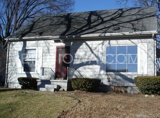 1920 Chandler St SW, Cedar Rapids, IA 52404