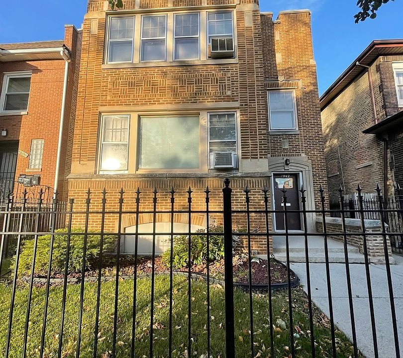 1st image of 7942 S Loomis Blvd