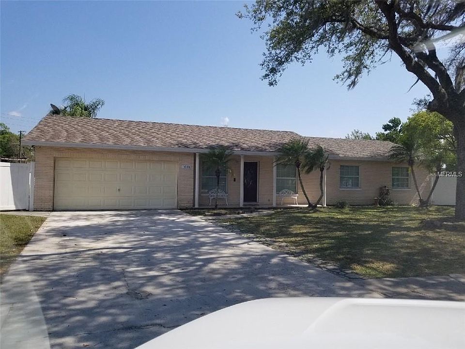 1st image of 1001 Pinegrove Dr