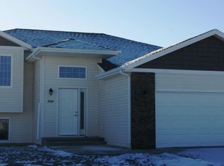 3969 11th St S, Moorhead, MN 56560