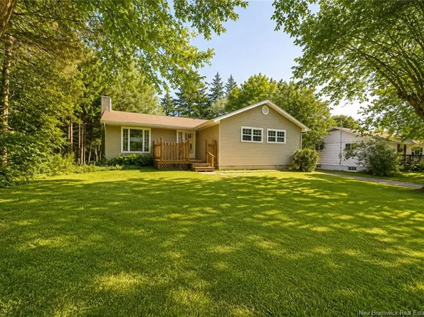 21 Pleasant St, Sackville, NB E4L 4E7