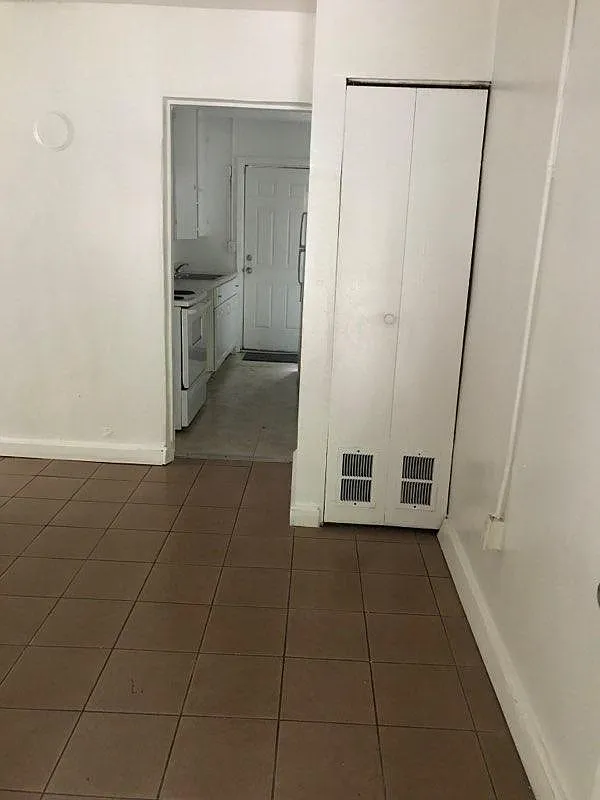 2 bed, 550 sqft, $850 — Photo 2