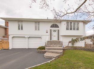 2953 Bayside Ct, Wantagh, NY 11793