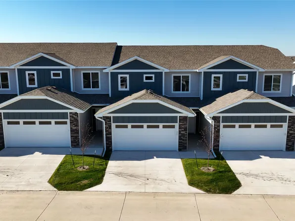 216 NW Waverly Dr, Waukee, IA 50263