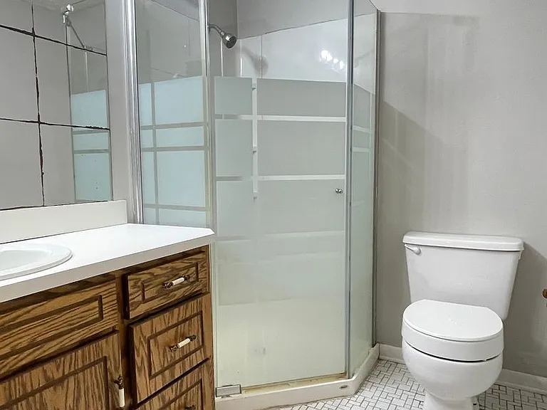 10909 Leavenworth St — Photo 32