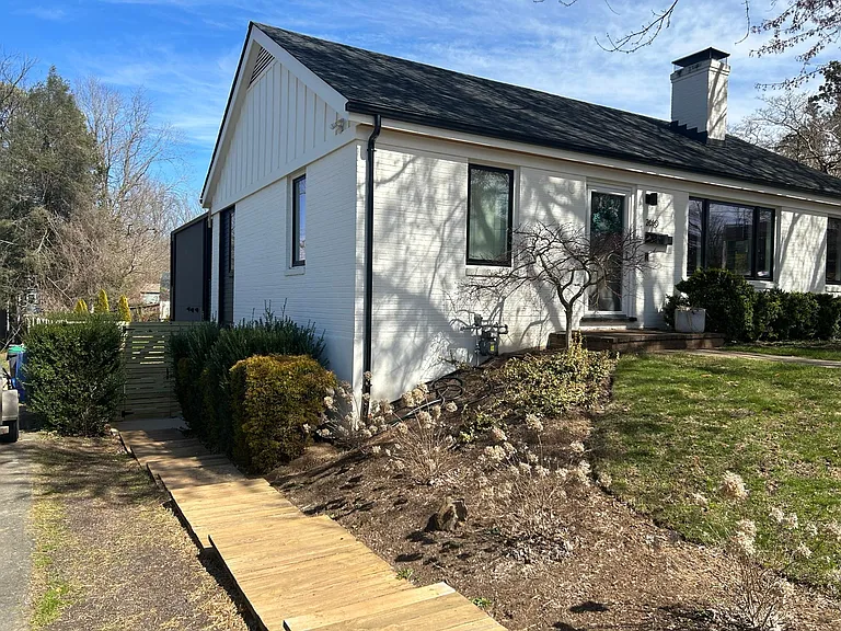 2610 Willard Dr — Photo 3