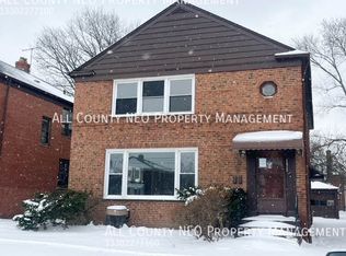 13526 Cedar Rd, University Heights, OH 44118