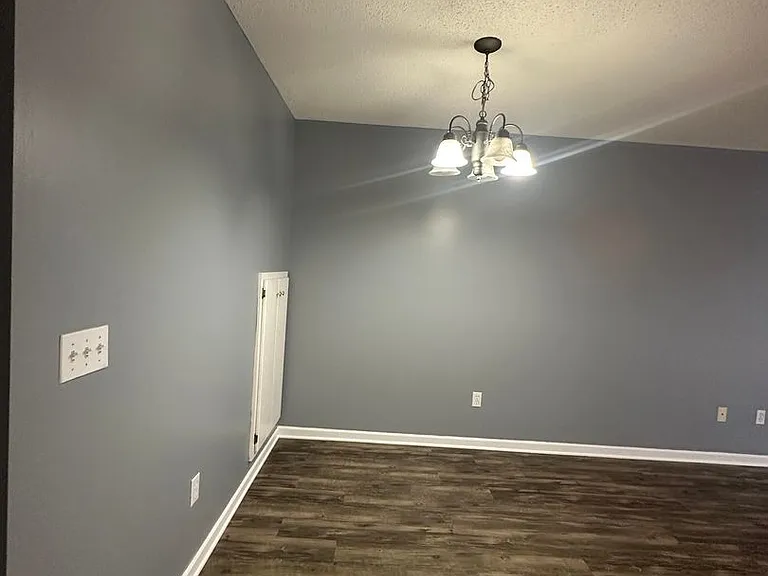 105 S Springview Dr — Photo 8
