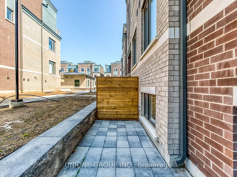 260 12th St #19 — Photo 26