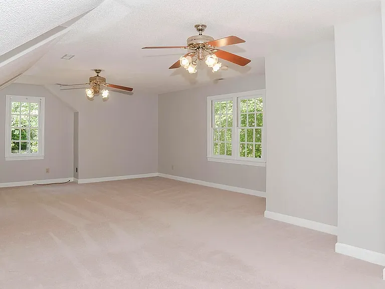 104 Lively Ct E — Photo 19