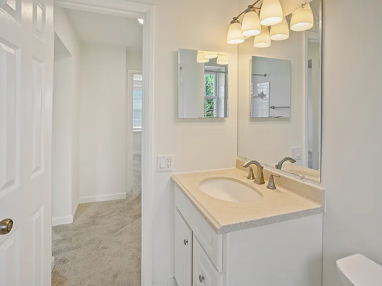 2820 S Abingdon St #C1 — Photo 14