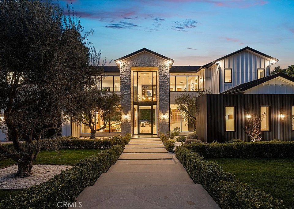 1st image of 15907 Valley Vista Blvd