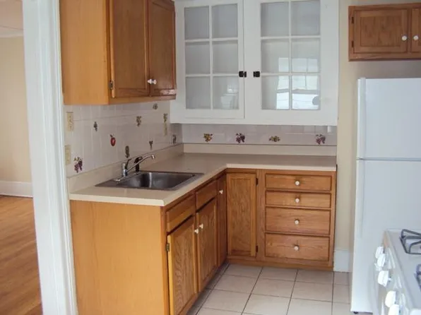 6 State St APT 2E, Poughkeepsie, NY 12601