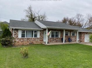 8 White Rock Dr, Hurricane, WV 25526