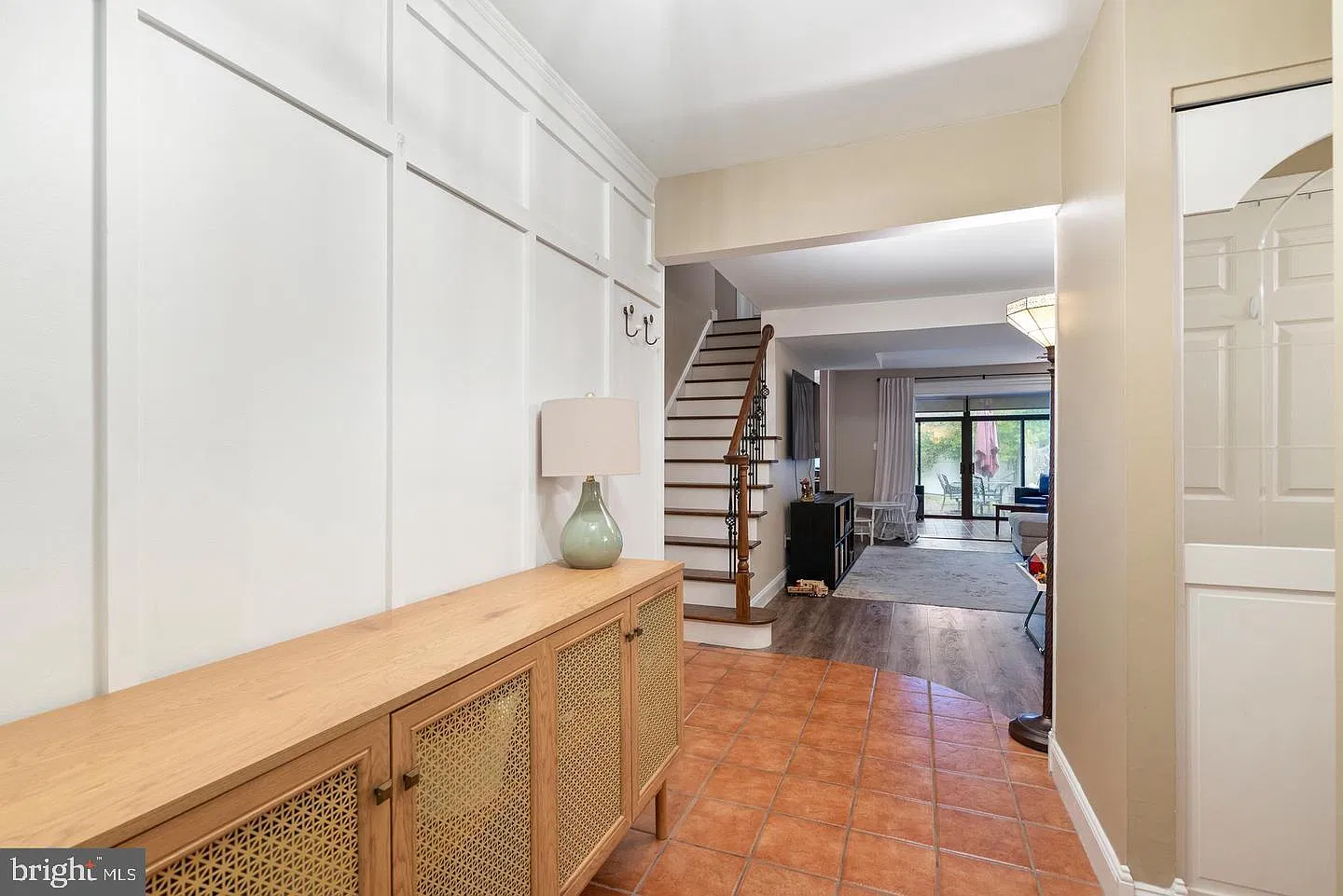 3 bed, 2.5 bath, 1786 sqft, $3,200 — Photo 2