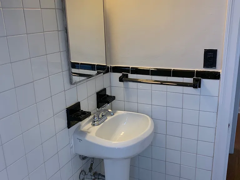 2827 Thornhill Rd — Photo 39