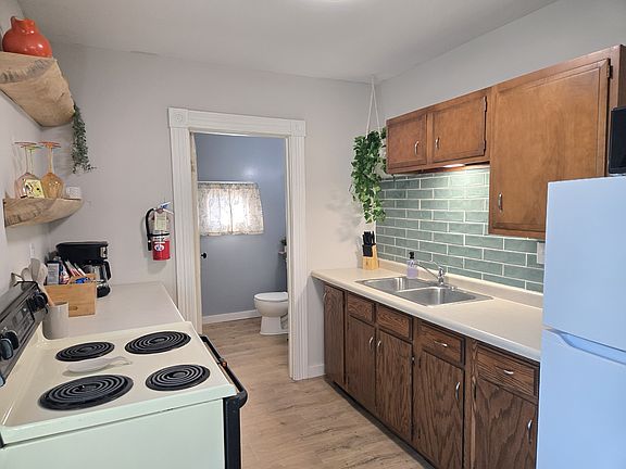 5th image of 1303 8th St E Unit 1/2