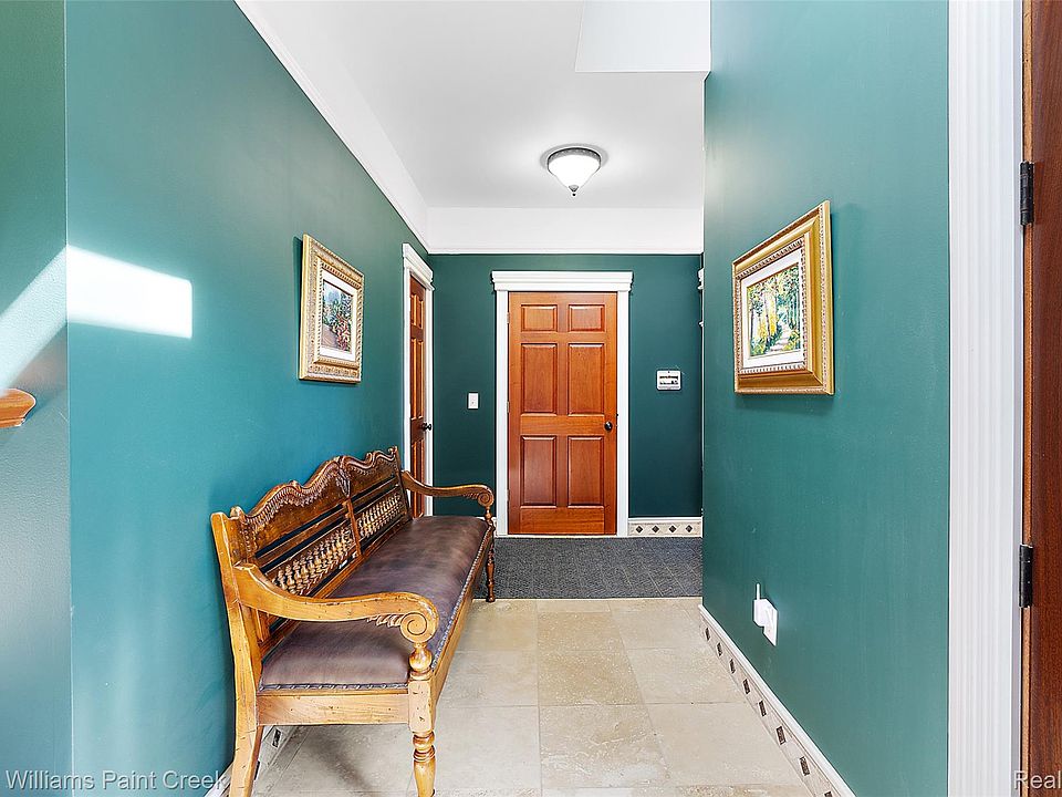 328 S Broadway St, photo 9