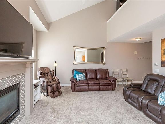 3rd image of 900 67th St Unit 405