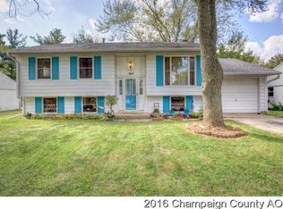 807 Fairoaks Dr, Champaign, IL 61821