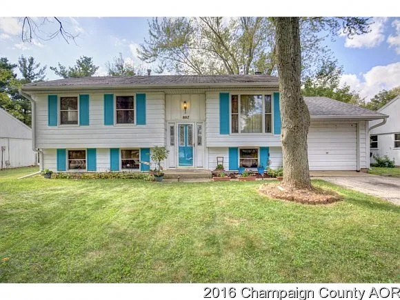 807 Fairoaks Dr photo 1