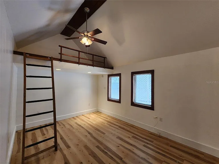120 SE 7th St #5 — Photo 6