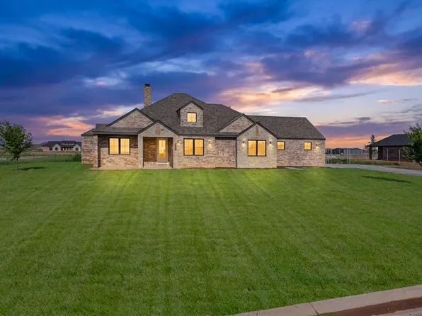 305 Maple Ave, New Home, TX 79381