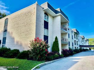 4825 Sherburn Ln UNIT 105, Louisville, KY