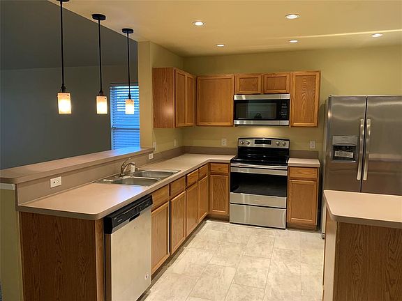 3rd image of 603 Overton Dr