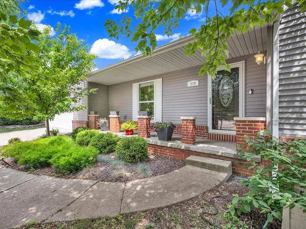 216 S Hershey Rd, Bloomington, IL 61704
