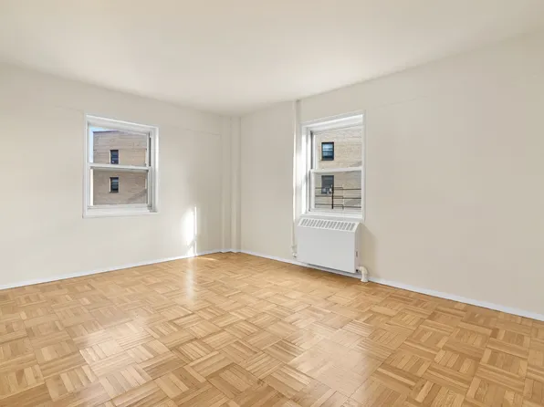 1 Fordham Hill Oval image 3 of 14