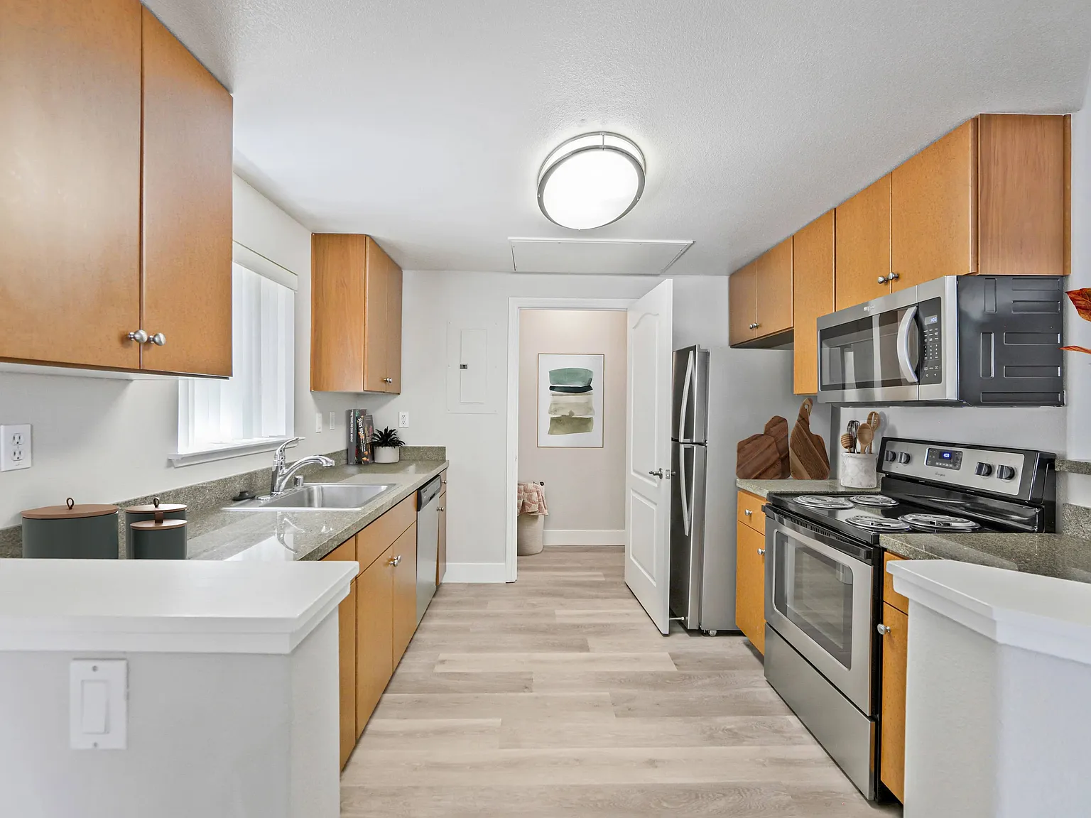 Kensington Apartments — Photo 3