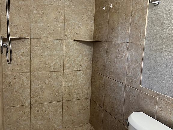 4th image of 5713 Idle Ave