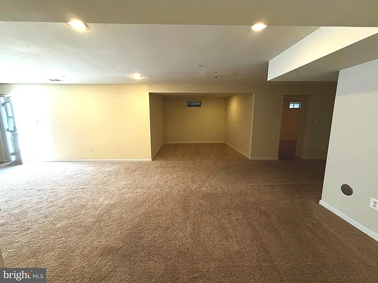 3010 Winterbourne Dr — Photo 11