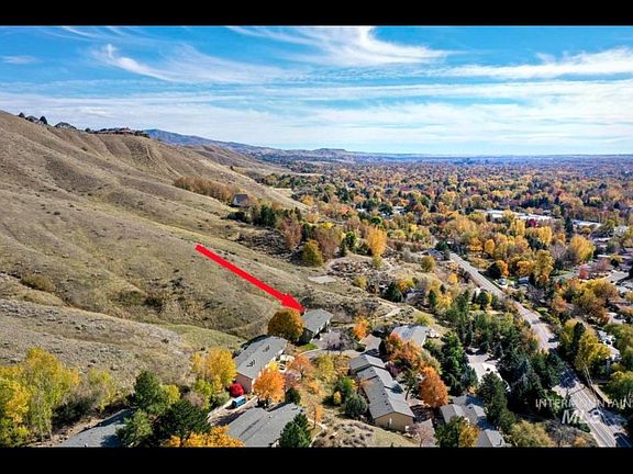 3rd image of 4700 N Bitterbrush Dr